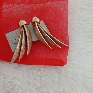 Vintage unsigned gold plated clips